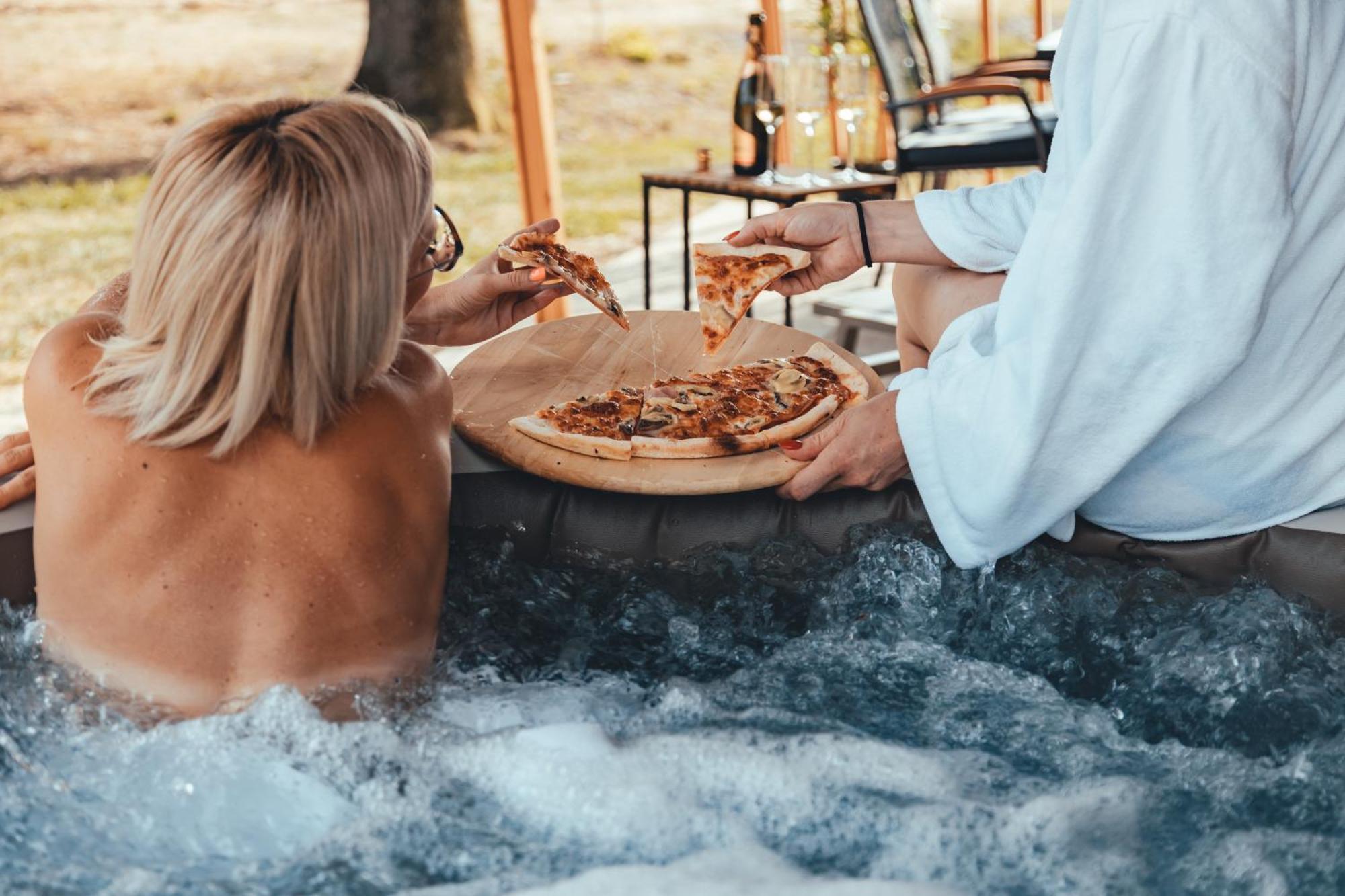 Hotel Terme Banovci - Mobilne Hiske Med Brajdami Exteriér fotografie